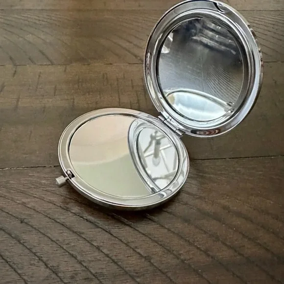 NEW!! Glam Compact Mirror - Picture 5 of 12